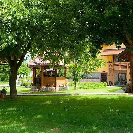 Tourist Farm Ob Izviru Krupe Semic